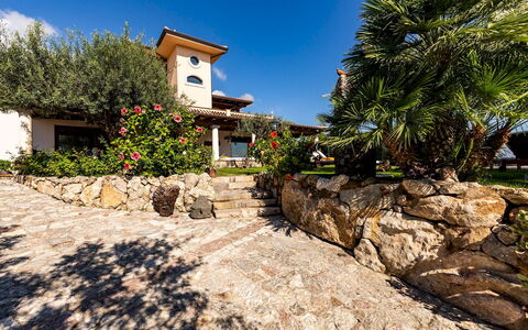 Villa Alba 12: Jardin, Biens, Aménagement Paysager, Hacienda, Dalle, Ombre, Allée, Eco Hôtel, Villa