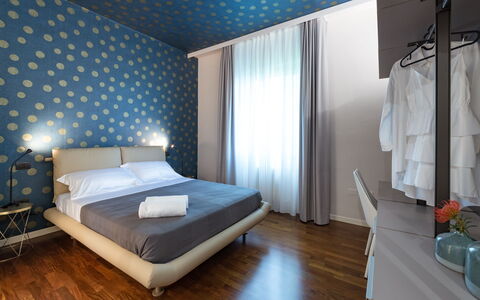 Villa Ninetta 10+1: Design Intérieur, Plafond, Meubles, Sol, Éclairage, Sol, Appartement, Pièce, Chambre, Lit