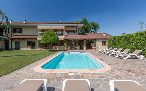 Villa Miki 10: Piscine, Recours, Biens, Mobilier De Jardin, Hacienda, Villa, Ombre, Cour, Eco Hôtel, Cour