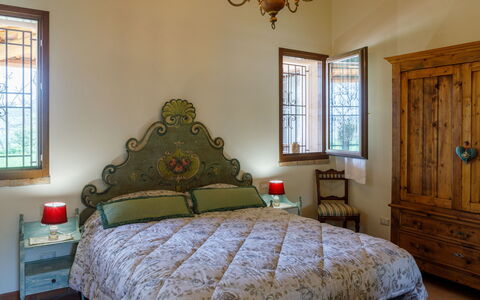 Ca' Pellicciano 8: Meubles, Lit, Design Intérieur, Chambre, Mur, Bois, Literie, Drap De Lit, Sol, Pièce