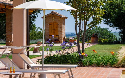 Ca' Pellicciano 8: Meubles, Mobilier De Jardin, Parapluie, Chaise, Tableau De Plein Air, Jardin, Ombre, Pot De Fleur, Patio, Eco Hôtel