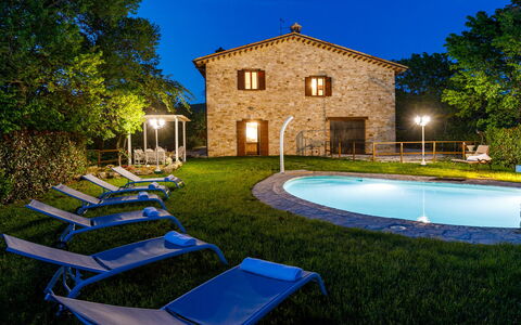 Villa Agostini 10: Piscine, Chalet, Jardin, Ferme, Biens, Pelouse, Arrière-Cour, Recours, Cour, Aménagement Paysager
