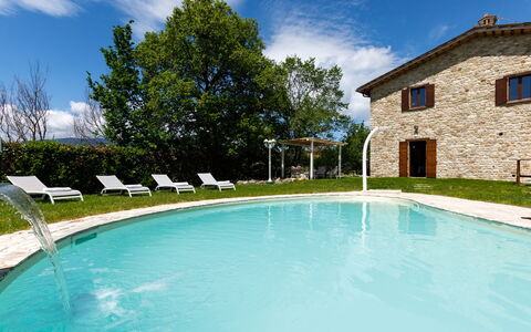 Villa Agostini 10: Bleu, Piscine, Ferme, Biens, Recours, Villa, Pelouse, Cour, Aménagement Paysager, Thermes