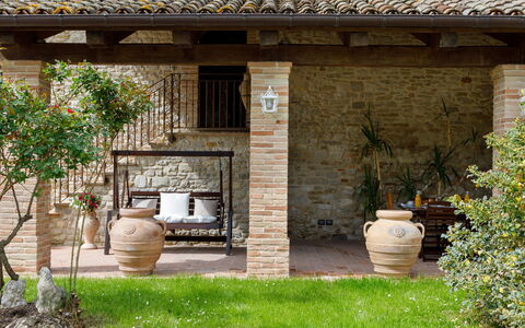 Villa Agostini 10: Pot De Fleur, Brique, Porte, Jardin, Dalle, Plante D'Appartement, Mobilier De Jardin, Arrière-Cour, Aménagement Paysager