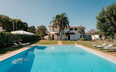 Villa Demal 8+2: Piscine, Recours, Hacienda, Thermes, Biens, Loisir, Eco Hôtel, Villa, Hôtel, Ombre