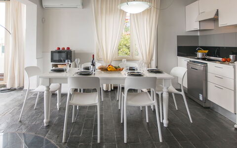 Attico Giafari 6: Meubles, Design Intérieur, Sol, Chaise, Sol, Table, Table Cuisine Et Salle A Manger, Éclairage, Plafond, Cuisine