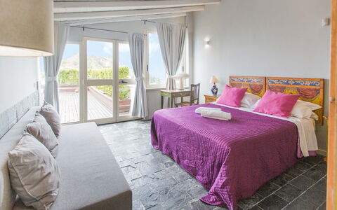 Attico Giafari 6: Meubles, Design Intérieur, Sol, Chambre, Lit, Sol, Linge, Literie, Drap De Lit, Éclairage