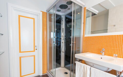 Attico Giafari 6: Design Intérieur, Sol, Sol, Luminaire Plomberie, Salle De Bains, Plomberie, Pièce, Plafond, Robinet, Tuile