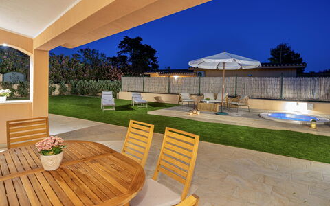 Villa Gea 8: Sol, Domicile, Jardin, Ombre, Mobilier De Jardin, Recours, Piscine, Biens, Aménagement Paysager, Arrière-Cour