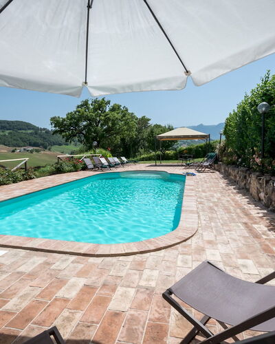 Villa Casanostra 12: Piscine, Mobilier De Jardin, Meubles, Recours, Eco Hôtel, Chaise, Dalle, Parapluie, Balancelle, Ombre