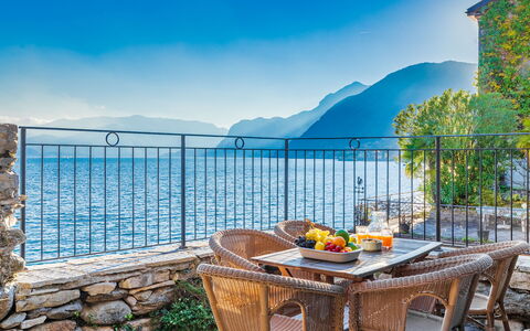 Villa Rivetta 6+2: Bleu, Meubles, Cotiers Et Relief Océaniques, Côte, Mer, Chaîne De Montagnes, Lac, Chaise, Rive, Mobilier De Jardin