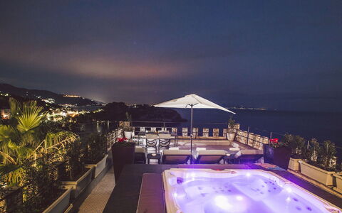 Torre Pirandello 6: Recours, Piscine, Hôtel, Eco Hôtel, Ville Resort, Nuit, Balcon, Station Balnéaire, Villa, Éclairage Paysager