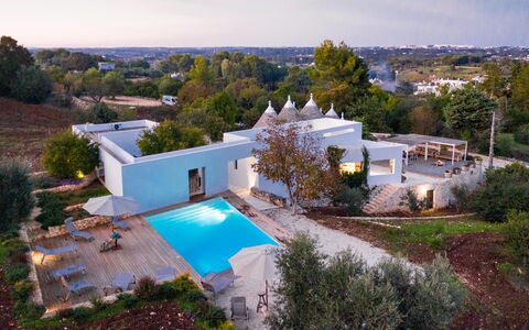 Trullo Santa Pazienza 6+3: Piscine, Bleu, Recours, Biens, Eco Hôtel, Aménagement Paysager, Hacienda, Villa, Mobilier De Jardin, Caractéristique De L'Eau