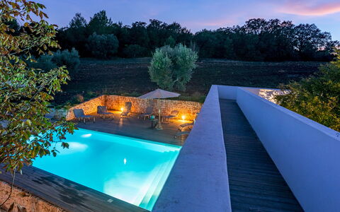 Trullo Santa Pazienza 6+3: Piscine, Bleu, Composite, Recours, Biens, Eco Hôtel, Crépuscule, Caractéristique De L'Eau, Réflexion, Aménagement Paysager