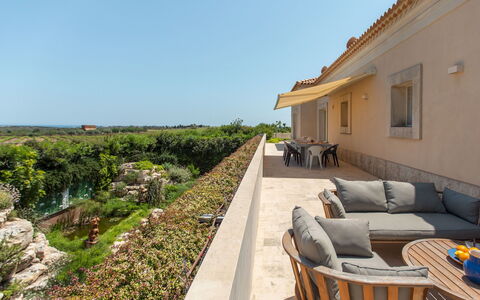 Villa Passo degli Aironi 12: Biens, Aménagement Paysager, Villa, Balcon, Hacienda, Mobilier De Jardin, Cour, Eco Hôtel