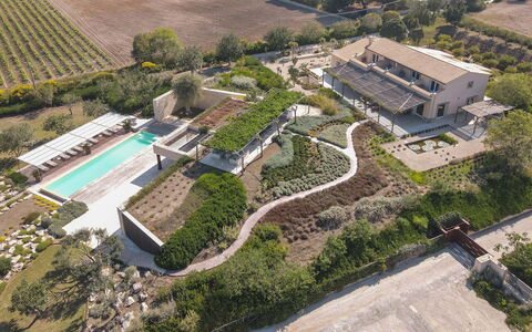 Villa Majoli 9: Zone Résidentielle, Biens, Domicile, Toit, Lot Terre, Piscine, Aménagement Paysager, Jardin, Manoir, Recours