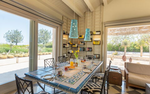 Villa Majoli 9: Meubles, Chaise, Table, Table Cuisine Et Salle A Manger, Domicile, Ombre, Mobilier De Jardin, Biens, Tableau De Plein Air, Jardin