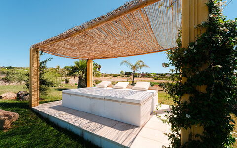 Villa Gialonia 8+2: Ombre, Pergola, Structure En Plein Air, Pavillon, À Déchaumer, Jardin, Matériau Naturel, Belvédère, Eco Hôtel, Aménagement Paysager