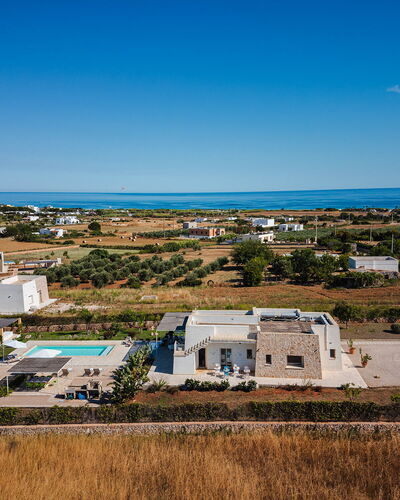 Villa Gialonia 8+2: Bleu, Biens, Piscine, Aménagement Paysager, Villa, Recours