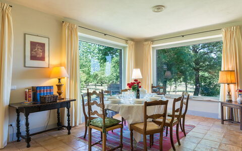 Casale dei Tigli 8: Meubles, Design Intérieur, Table, Plafond, Sol, Chaise, Salle À Manger, Table Cuisine Et Salle A Manger, Pièce, Sol