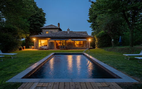 Casale dei Tigli 8: Piscine, Maison, Biens, Domicile, Chalet, Ferme, Jardin, Recours, Arrière-Cour, Eco Hôtel