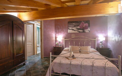 Villa Alessia 6: Meubles, Design Intérieur, Sol, Sol, Bois, Plafond, Pièce, Chambre, Éclairage, Lit