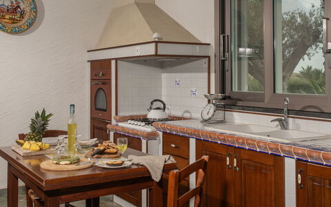 Villa Alessia 6: Cuisine, Meubles, Comptoir, Bois, Design Intérieur, Sol, Cabinetry, Appareil De Cuisine, Domicile, Sol