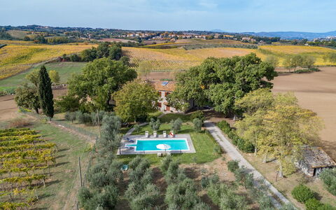 Casale le Tre Querce 8+1: Zone Résidentielle, Maison, Biens, Domicile, Lot Terre, Piscine, Jardin, Plantation, Pelouse, Hacienda