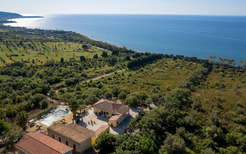 Villa le Sorbe 12: Établissements Humains, Vue Du Ciel, Biens, Photographie Aérienne, Recours, Hacienda, Eco Hôtel, Piscine, Ville Resort, Villa