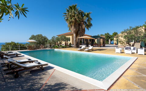 Villa le Sorbe 12: Bleu, Piscine, Recours, Mobilier De Jardin, Parapluie, Balancelle, Eco Hôtel, Loisir, Vacances, Ombre