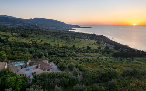 Villa le Sorbe 12: Horizon, Paysage, Côte, Photographie Aérienne, Soleil, Soirée, Lever Du Soleil, Chaparral