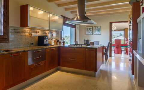 Villa California 6: Meubles, Cuisine, Comptoir, Design Intérieur, Cabinetry, Sol, Appareil De Cuisine, Bois, Principaux Appliance, Plafond