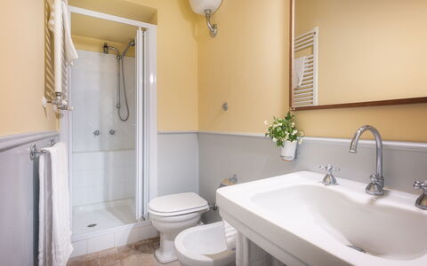 Casale Dell Oasi 12: Salle De Bains, Luminaire Plomberie, Lavabo, Mur, Design Intérieur, Évier, Sol, Sol, Robinet, Plomberie