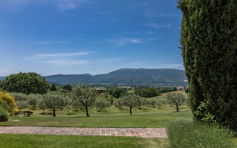 Casal Parro 6: Ciel, Montagnes Relief, Arbre, Herbe, Vert, La Nature, Feuille, Environnement Naturel, Colline, Montagne