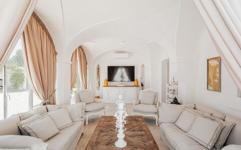 La Torre di Monsignore 12: Meubles, Design Intérieur, Canapé, Sol, Sol, Domicile, Éclairage, Appartement, Salon, Plafond