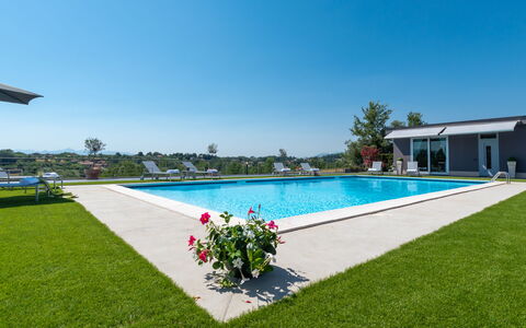 Villa Atmosfere 8: Piscine, Bleu, Recours, Loisir, Jardin, Aménagement Paysager, Ombre, Mobilier De Jardin, Eco Hôtel, Pelouse