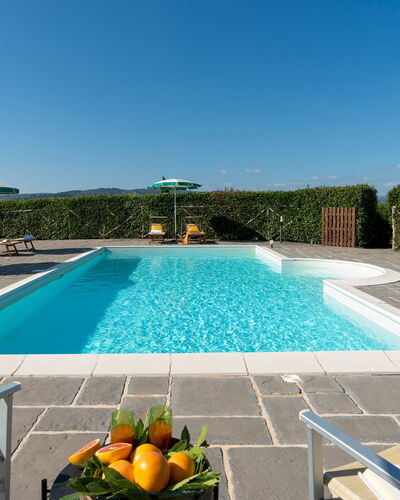 Villa Il Magnifico 10: Piscine, Mobilier De Jardin, Recours, Chaise, Eco Hôtel, Ombre, Aménagement Paysager, Pot De Fleur, Tableau De Plein Air, Plante D'Appartement