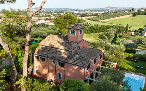 Villa Rossa 12: Maison, Domicile, Biens, Hacienda, Villa, Aménagement Paysager, Cour, Piscine, Manoir, Ferme