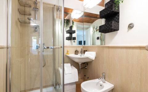 Villa Callari 6+2: Design Intérieur, Sol, Sol, Lavabo, Salle De Bains, Luminaire Plomberie, Pièce, Évier, Miroir, Plomberie