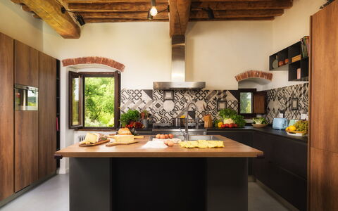 La Vecchia Pieve 8: Meubles, Design Intérieur, Cuisine, Sol, Comptoir, Bois, Plafond, Sol, Luminaire, Pièce