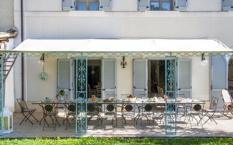 Villa Cappelletti 16+2: Meubles, Mobilier De Jardin, Porte, Store, Tableau De Plein Air, Balcon, Ombre, Chaise, Porche, Le Fer