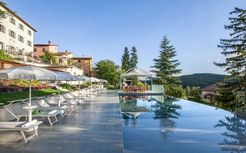 Villa Cappelletti 16+2: Piscine, Mobilier De Jardin, Recours, Loisir, Balancelle, Ville Resort, Chaise, Eco Hôtel, Hôtel, Villa