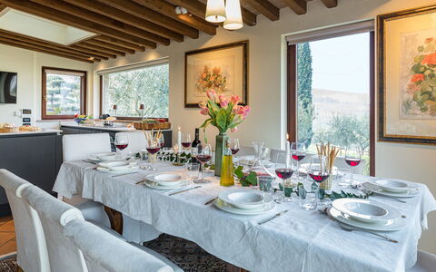 Casale Santa Lucia 8+2: Meubles, Design Intérieur, Vaisselle, Table, Chaise, Domicile, Éclairage, Table Cuisine Et Salle A Manger, Salle À Manger, Pièce