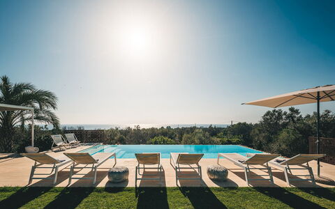 Villa la Pupazza 8: Piscine, Recours, Mobilier De Jardin, Ombre, Eco Hôtel, Balancelle, Tropiques, Chaise, Aménagement Paysager