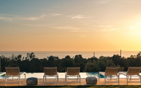 Villa la Pupazza 8: Meubles, Horizon, Mobilier De Jardin, Chaise, Mer, Lumière Du Soleil, Océan, Côte, Plage, Rive