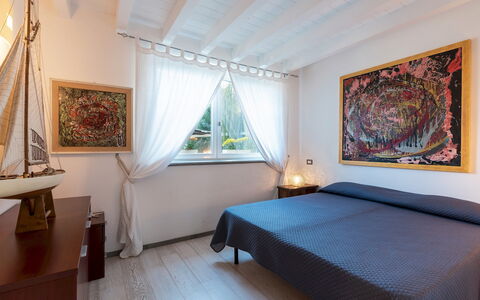 Villa Bubi 8+1: Meubles, Design Intérieur, Linge, Chambre, Plante D'Appartement, Lit, Pot De Fleur, Literie, Cadre, Dur