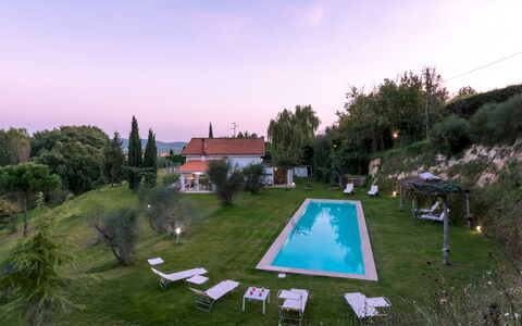 Villa Bubi 8+1: Maison, Domicile, Chalet, Biens, Ferme, Hacienda, Arrière-Cour, Piscine, Villa, Eco Hôtel