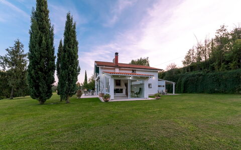 Villa Bubi 8+1: Maison, Domicile, Arbuste, Chalet, Biens, Pelouse, Jardin, Ferme, Aménagement Paysager, Cour