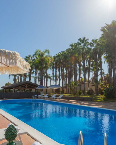 Villa Ingrid 12: Recours, Ombre, Eco Hôtel, Tropiques, Hôtel, Mobilier De Jardin, Ville Resort, Piscine