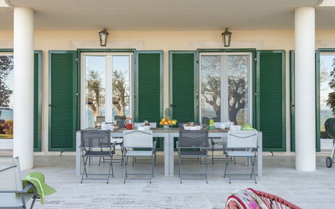 Villa Lucente 6+2: Meubles, Mobilier De Jardin, Chaise, Ombre, Tableau De Plein Air, Table Cuisine Et Salle A Manger, Patio, Structure En Plein Air, Porche, Conception